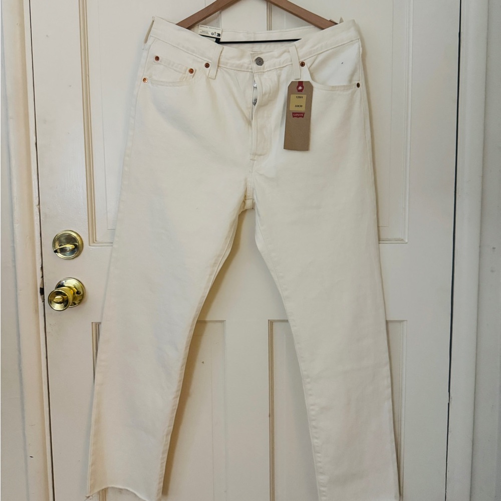New With tags Levi’s 501 White Pants 33X30